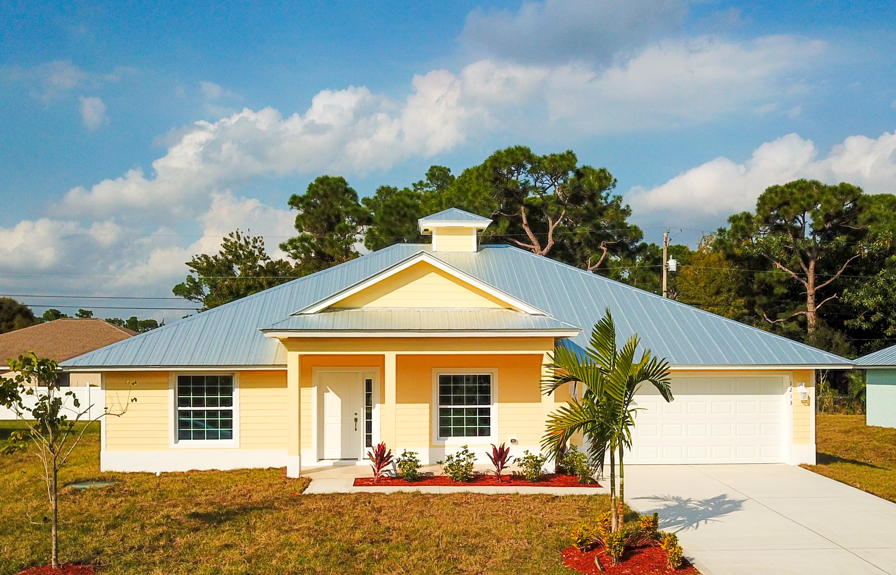 Paradise Isle 4BR 2BA 2CarGar Porch Lanai